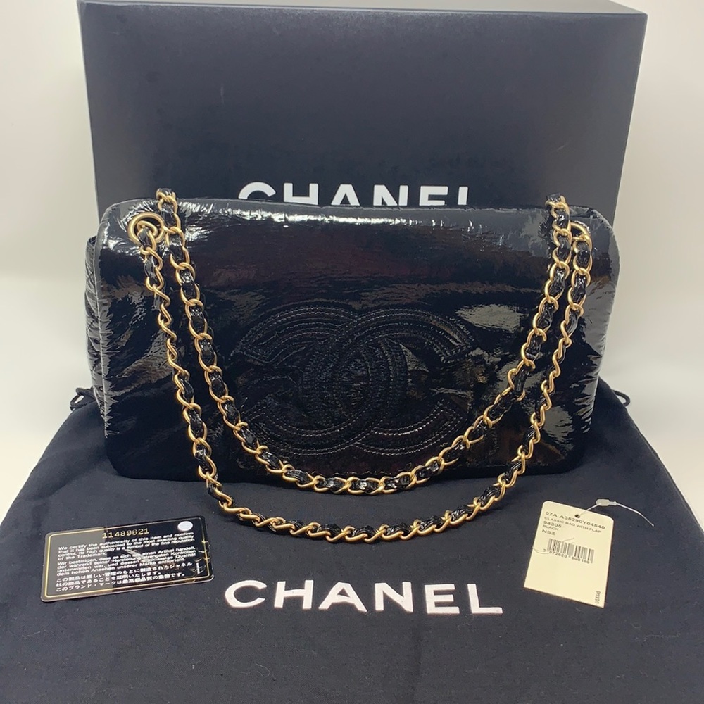 Vintage CHANEL Classic Patent Flap Bag w/24k Gold alloy Hardware